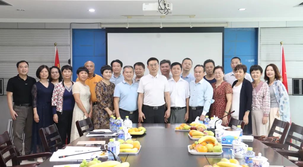海南省血液中心召开退休干部职工“学习二十大 奋进新征程 永远跟党走”座谈会
