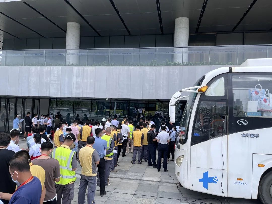 关爱生命 为爱加油——三亚凤凰国际机场连续无偿献血十八载