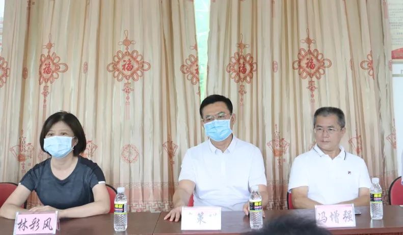 学习二十大 永远跟党走 奋进新征程 ——海南省血液中心党委开展慰问乡村振兴驻村队员暨无偿献血宣传志愿主题活动