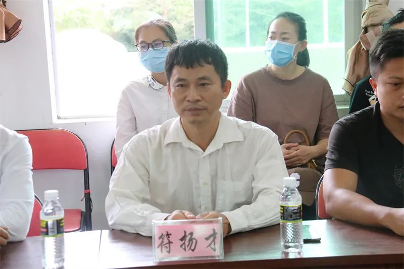 学习二十大 永远跟党走 奋进新征程 ——海南省血液中心党委开展慰问乡村振兴驻村队员暨无偿献血宣传志愿主题活动