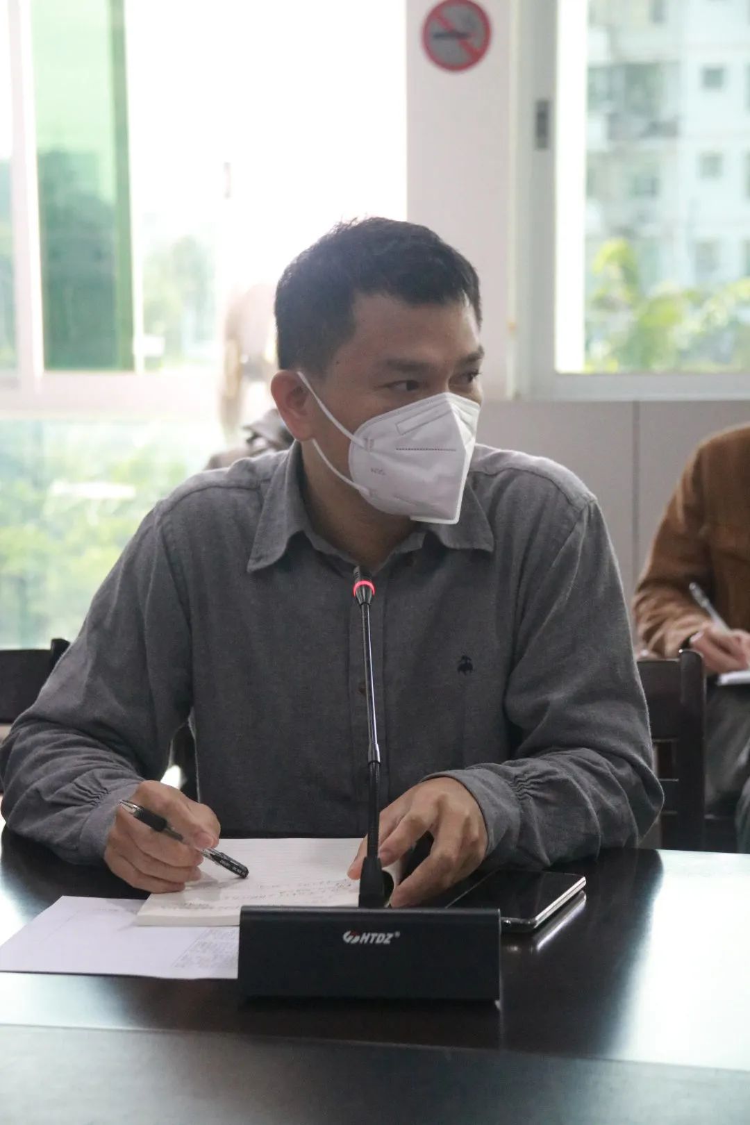 省血液中心召开2022年度党员领导干部民主生活会征求意见座谈会