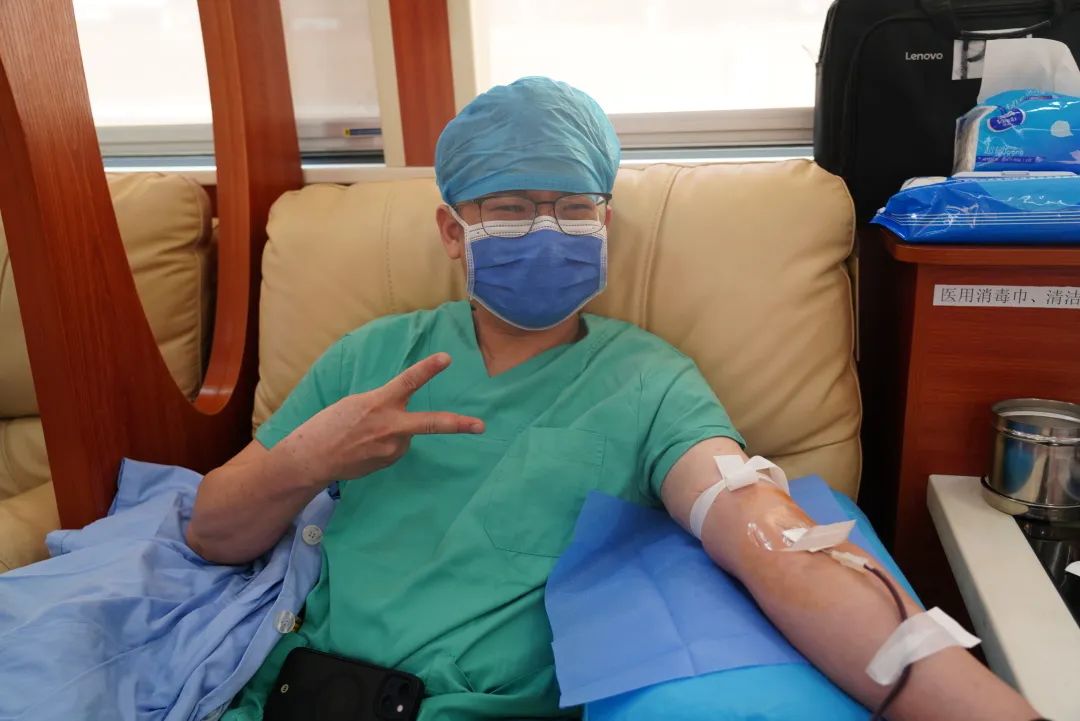 三亚市卫健委开展“用爱抗击疫情,用热血保护生命”无偿献血活动