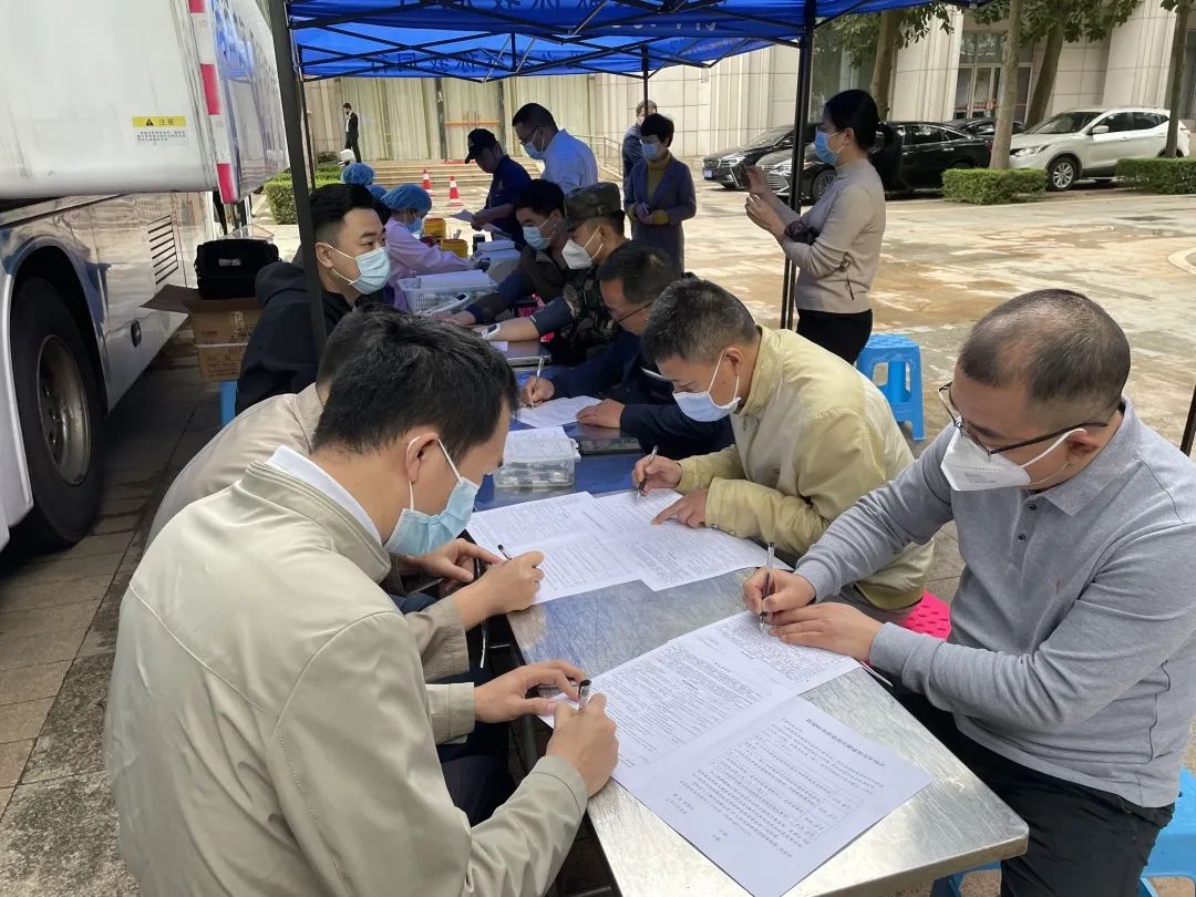 无偿献血践初心——省直机关开展2023年春季无偿献血活动
