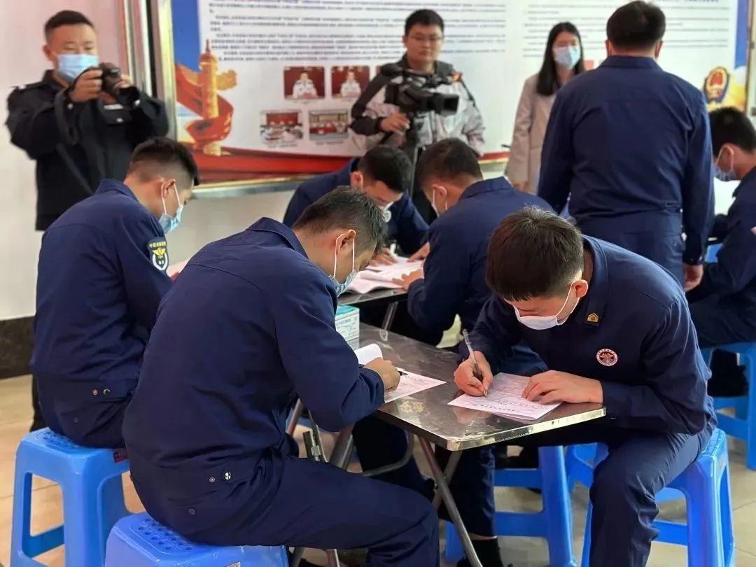 万宁市公安局开展2023年无偿献血公益活动