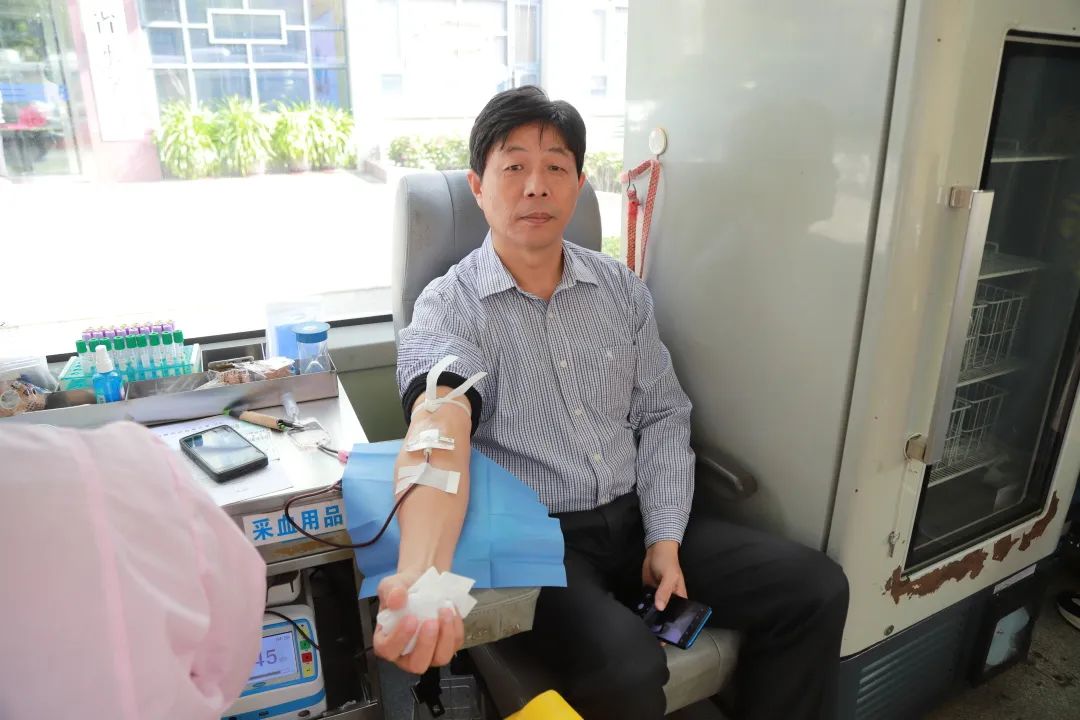 热血铸生命 浓浓水务情——海南省水务厅开展无偿献血活动