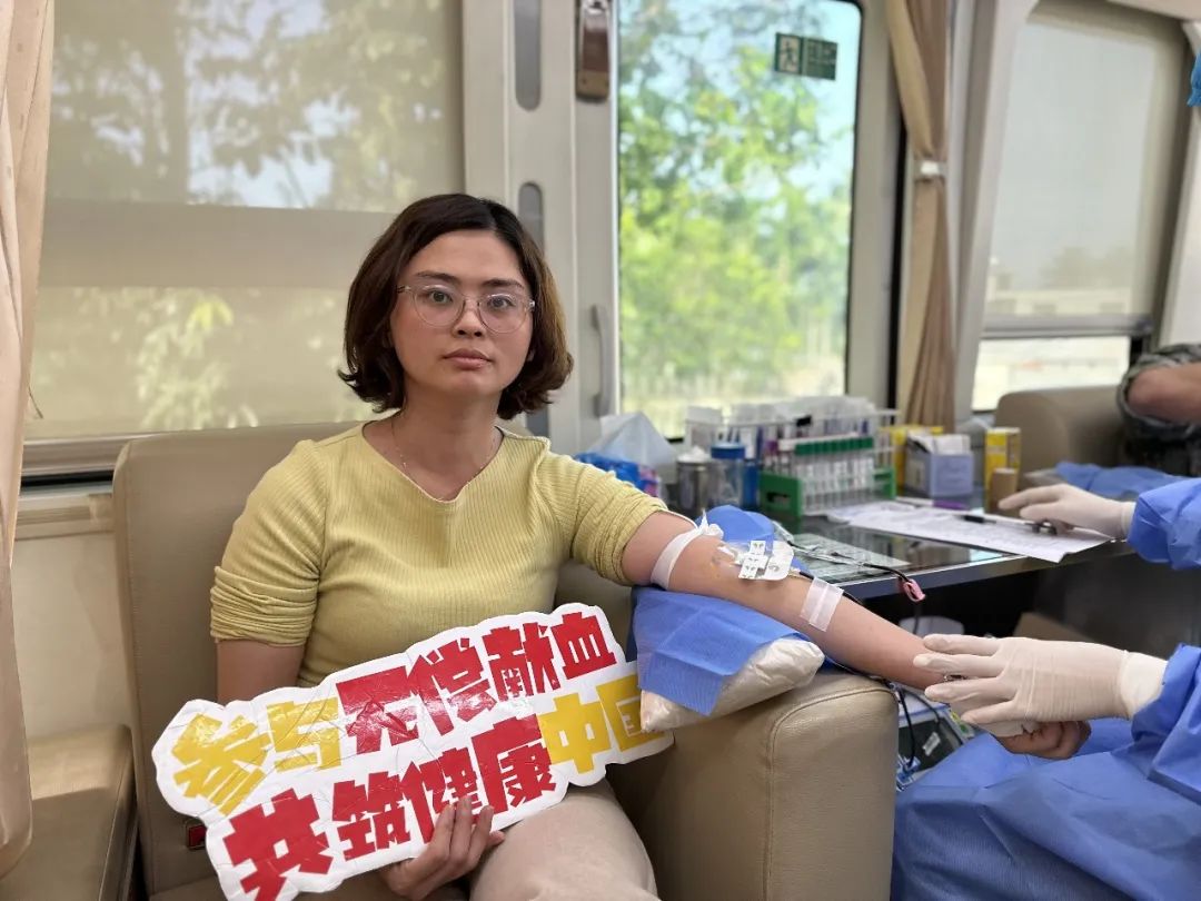 无偿献血走进定安县龙湖镇