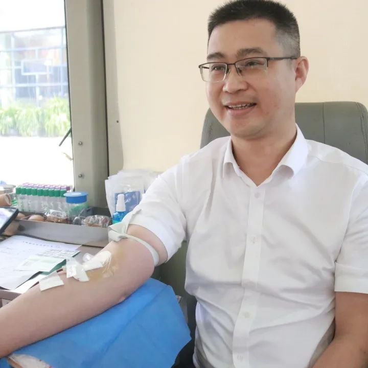 热血铸生命 浓浓水务情——海南省水务厅开展无偿献血活动