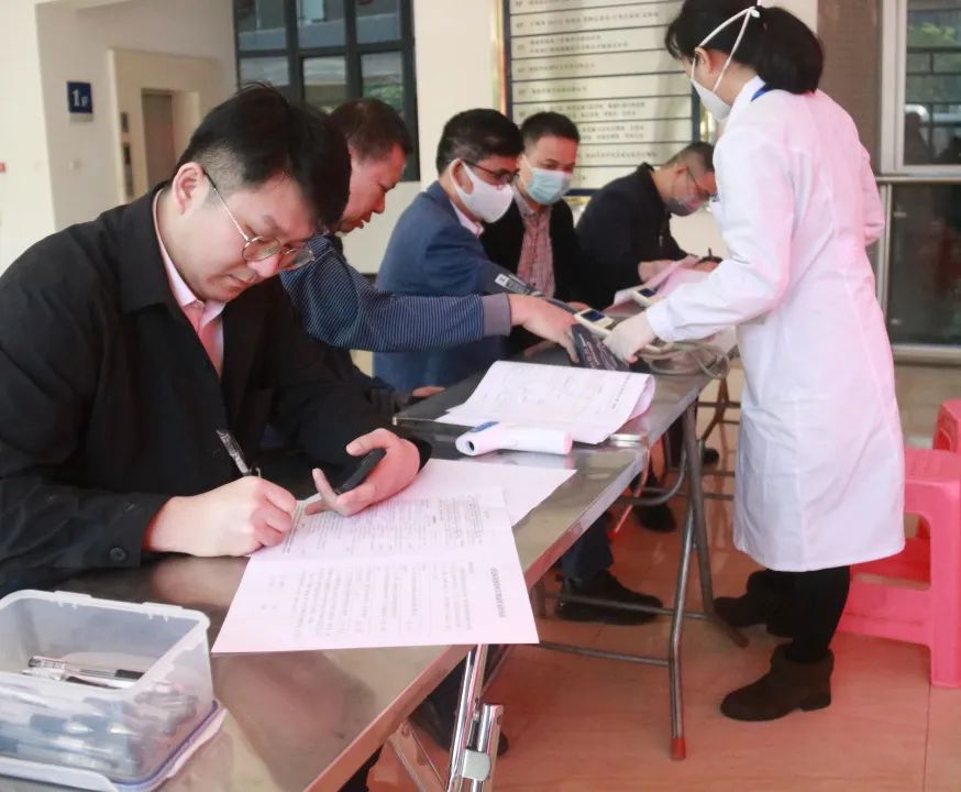 热血铸生命 浓浓水务情——海南省水务厅开展无偿献血活动