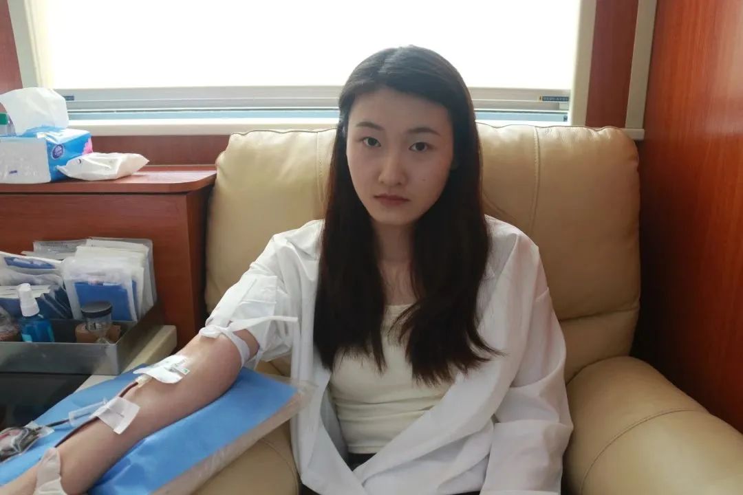 发扬雷锋精神 传递爱心力量——琼台师范学院组织开展无偿献血活动