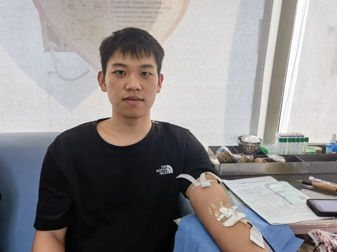 芸芸众生献爱心 涓涓碧血汇玉壶——海南医学院组织无偿献血活动