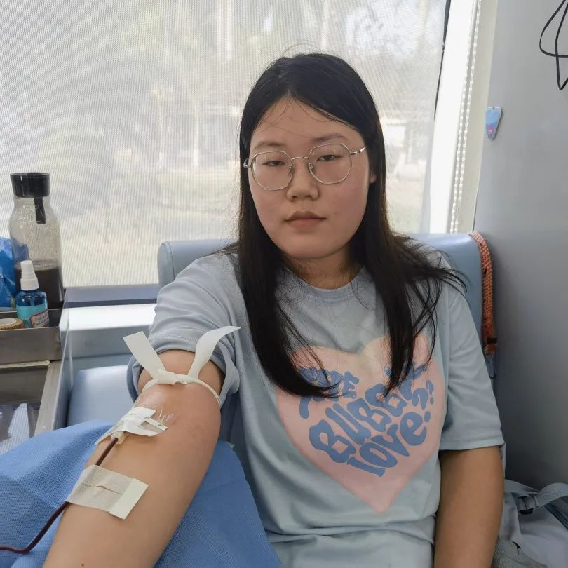 芸芸众生献爱心 涓涓碧血汇玉壶——海南医学院组织无偿献血活动