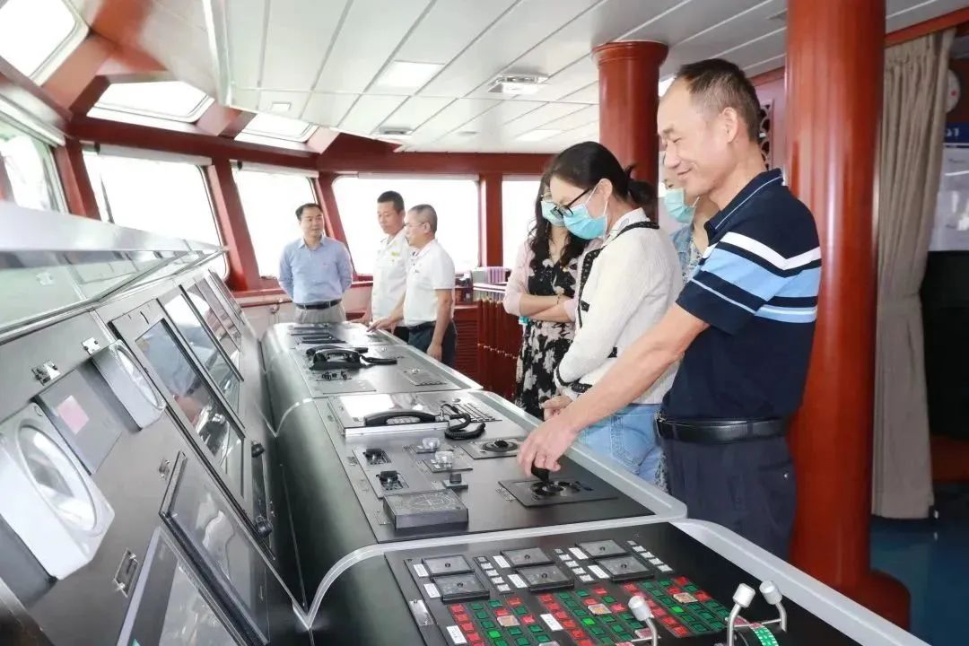 海南省血液中心党委联合海口海事局党委开展“联学联做 同心筑梦”主题党日活动