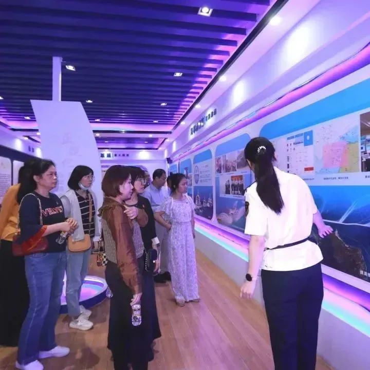海南省血液中心党委联合海口海事局党委开展“联学联做 同心筑梦”主题党日活动