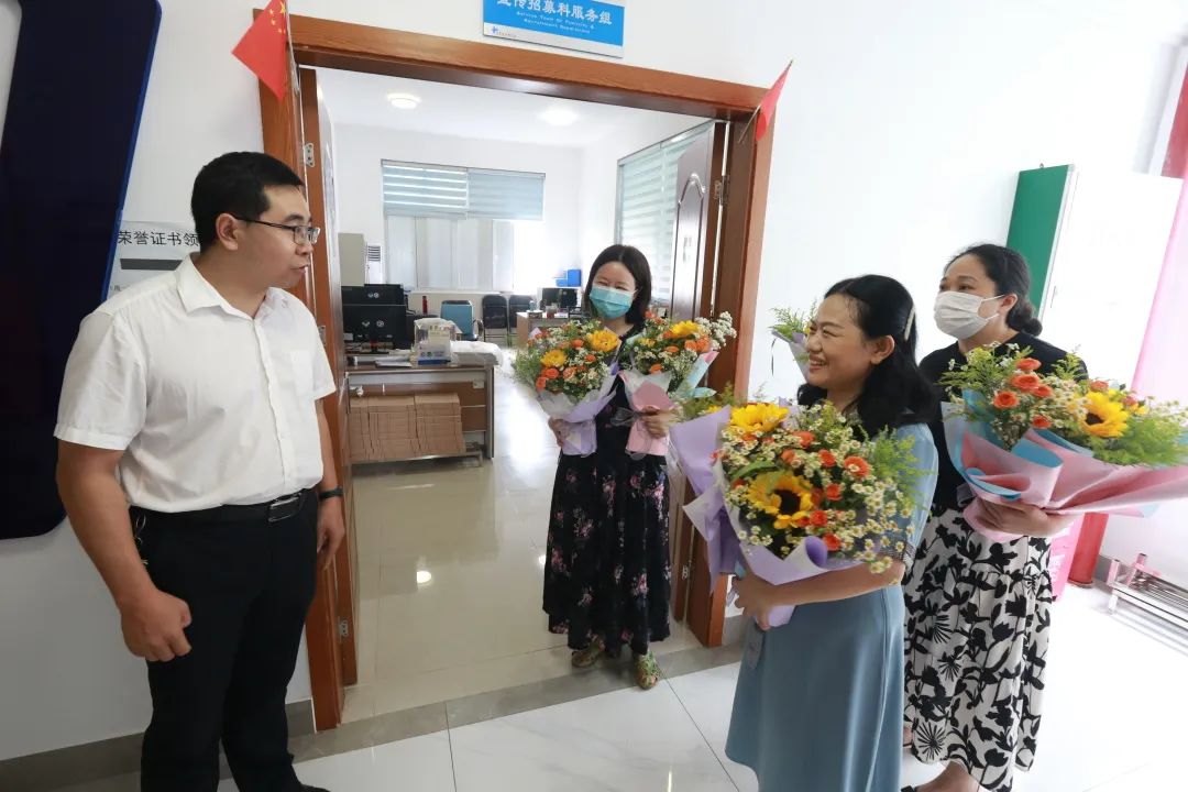 海南省血液中心开展5·12护士节庆祝活动