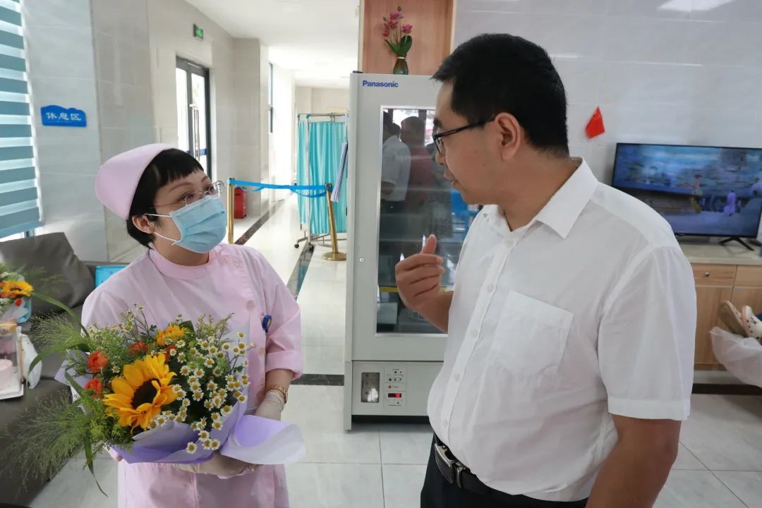 海南省血液中心开展5·12护士节庆祝活动