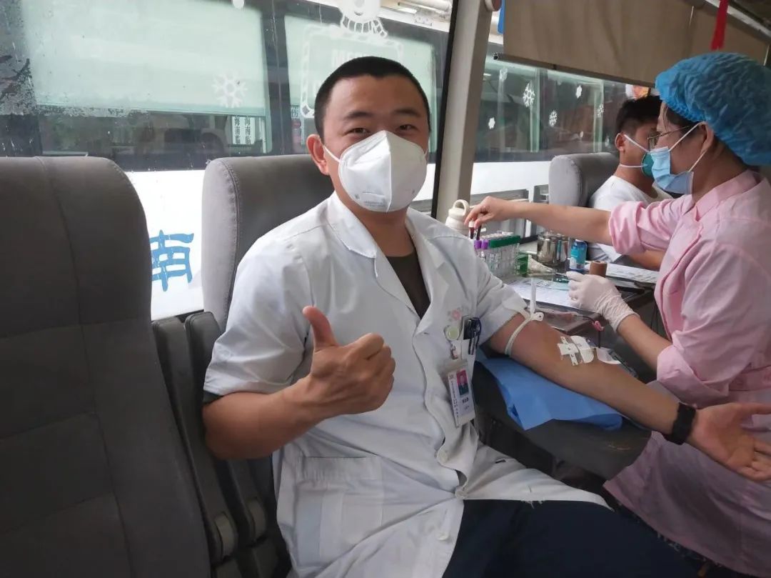以热血守护生命——解放军总医院海南医院开展无偿献血活动