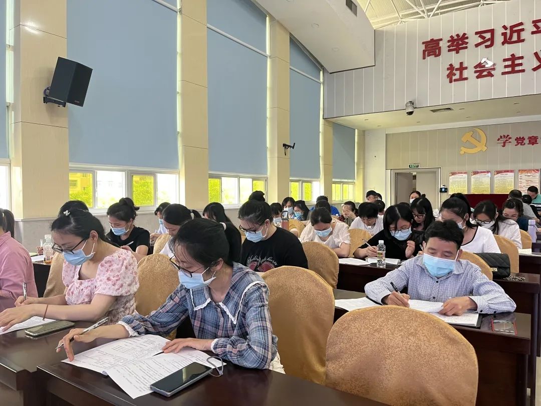 海南省血液中心开展2023年度采供血相关法律法规知识集中培训