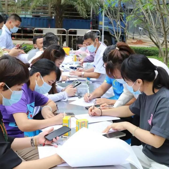 中国移动通信集团海南有限公司举行“雷锋精神代代传 爱心献血我先行”无偿献血活动