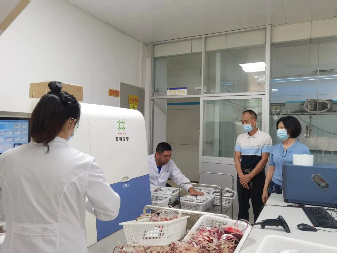 海南省血液中心调研组深入海口一线业务科室开展专题调研