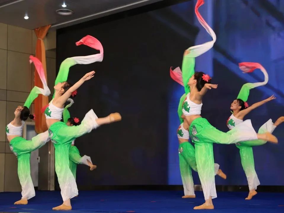 海南省举行庆祝2023年世界献血者日暨无偿献血表彰活动