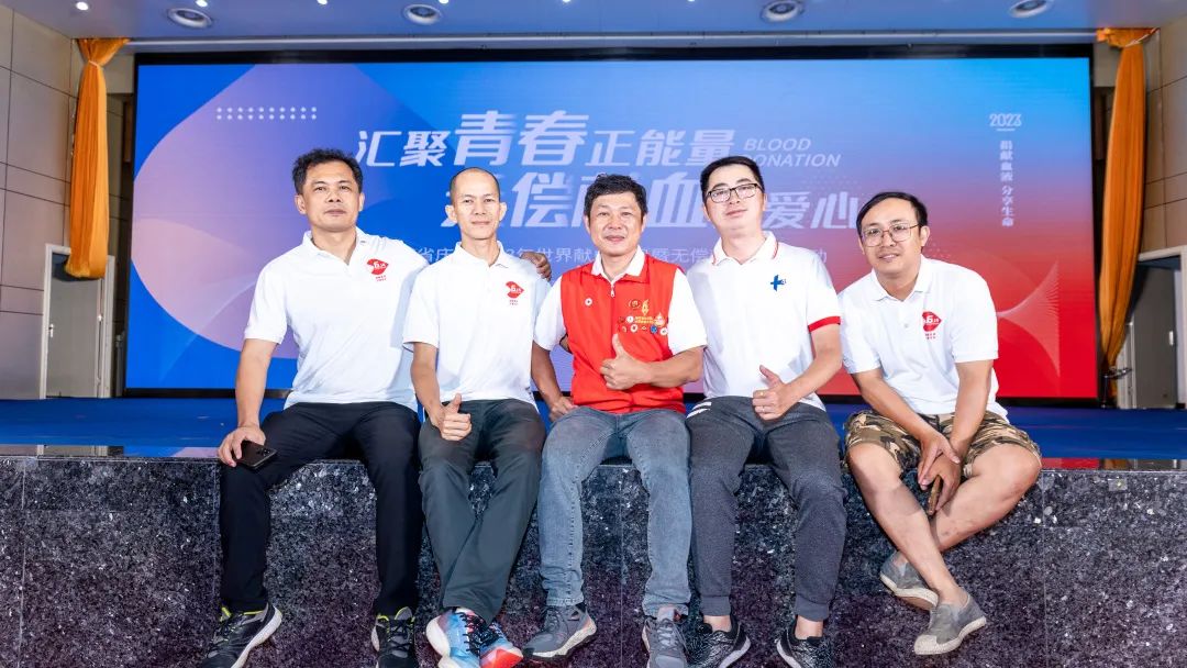 Hi , 热血者朋友，这是一篇关于你们的专属回忆！