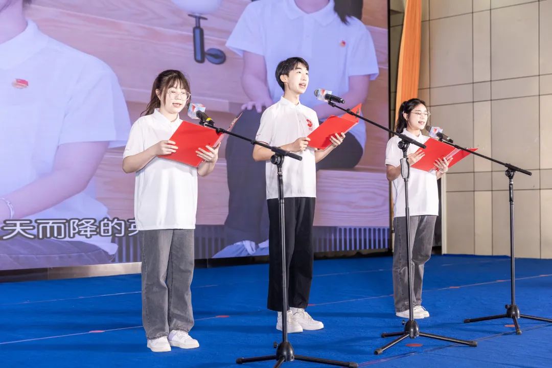 Hi , 热血者朋友，这是一篇关于你们的专属回忆！