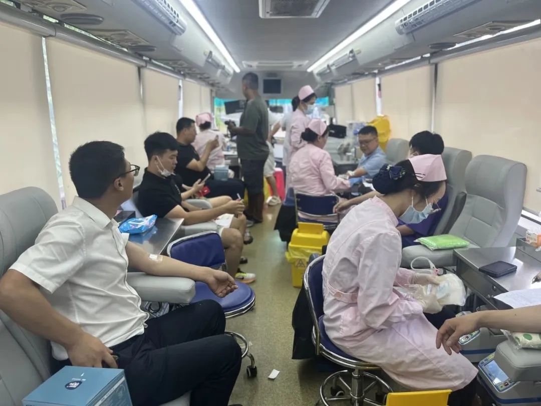爱心凝聚力量 热血传递真情——海南省老年病医院组织无偿献血活动