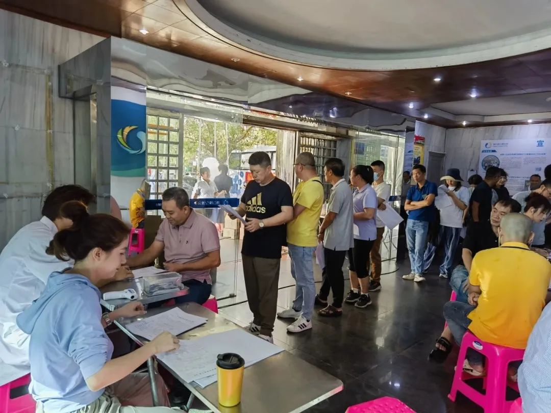 捐献热血 传递爱心——海口威立雅水务有限公司开展无偿献血活动