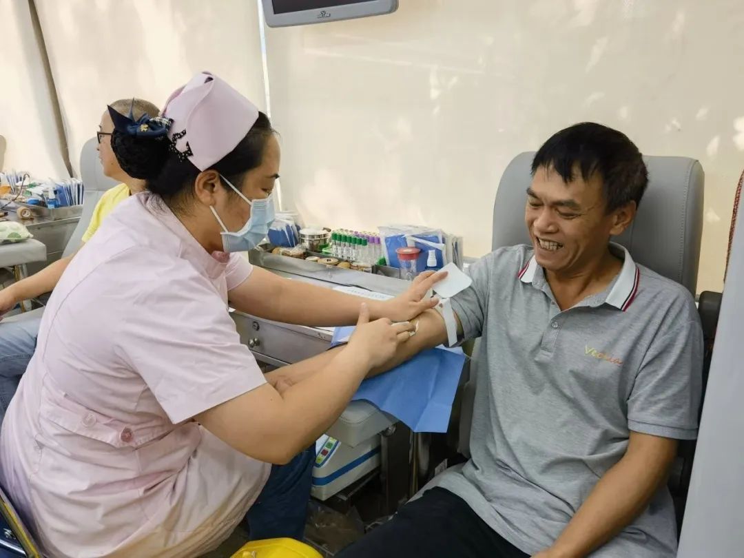 捐献热血 传递爱心——海口威立雅水务有限公司开展无偿献血活动