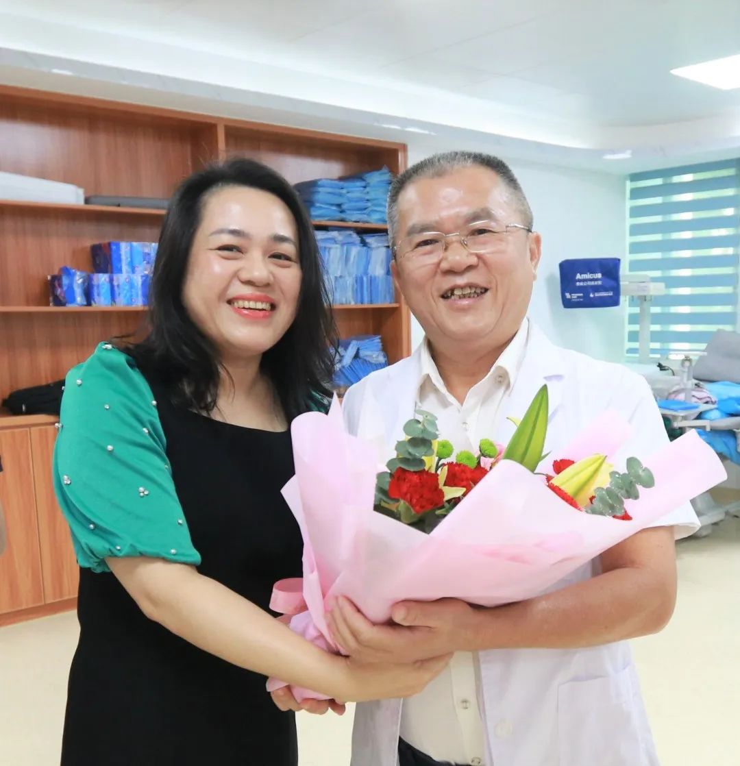 勇担健康使命 铸就时代新功——海南省血液中心举办庆祝第六个中国医师节慰问活动
