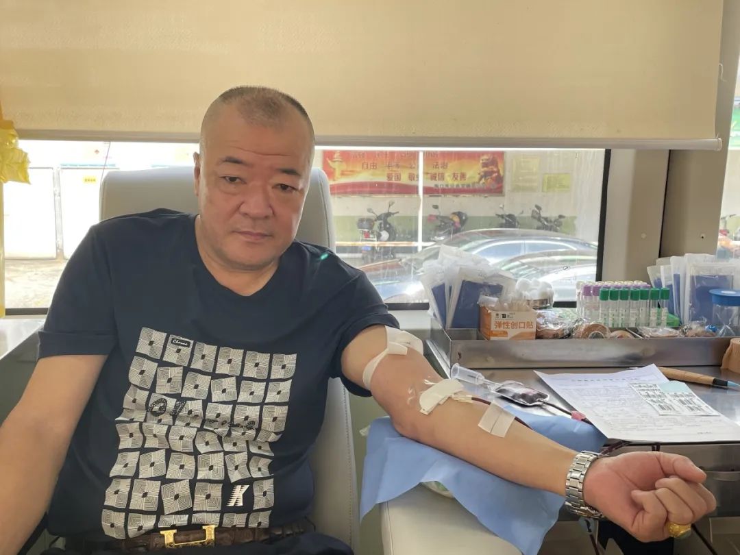 点滴热血 汇爱成溪——海口公交集团组织无偿献血活动