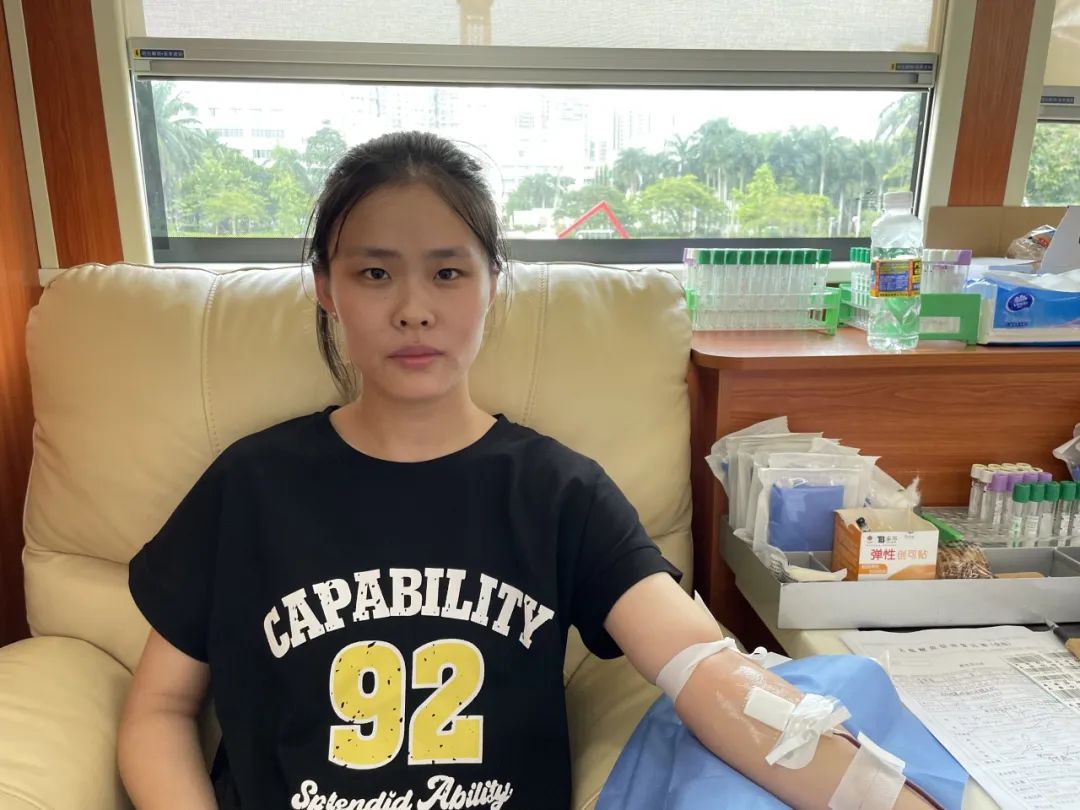 热血青年 聚爱相拥——海南医学院组织开展无偿献血活动