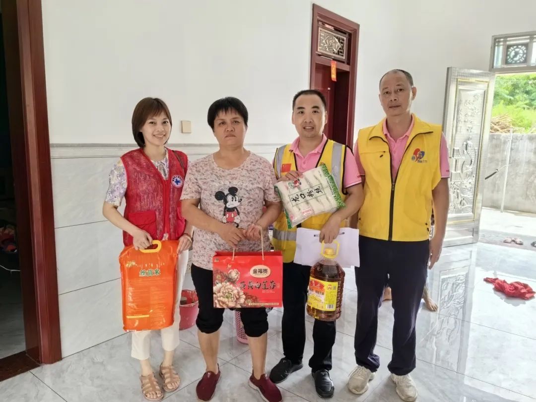 走访慰问残疾人 真情关怀暖人心——中国狮子联会海南代表处、海南省血液中心共同开展关爱残疾人走访慰问活动