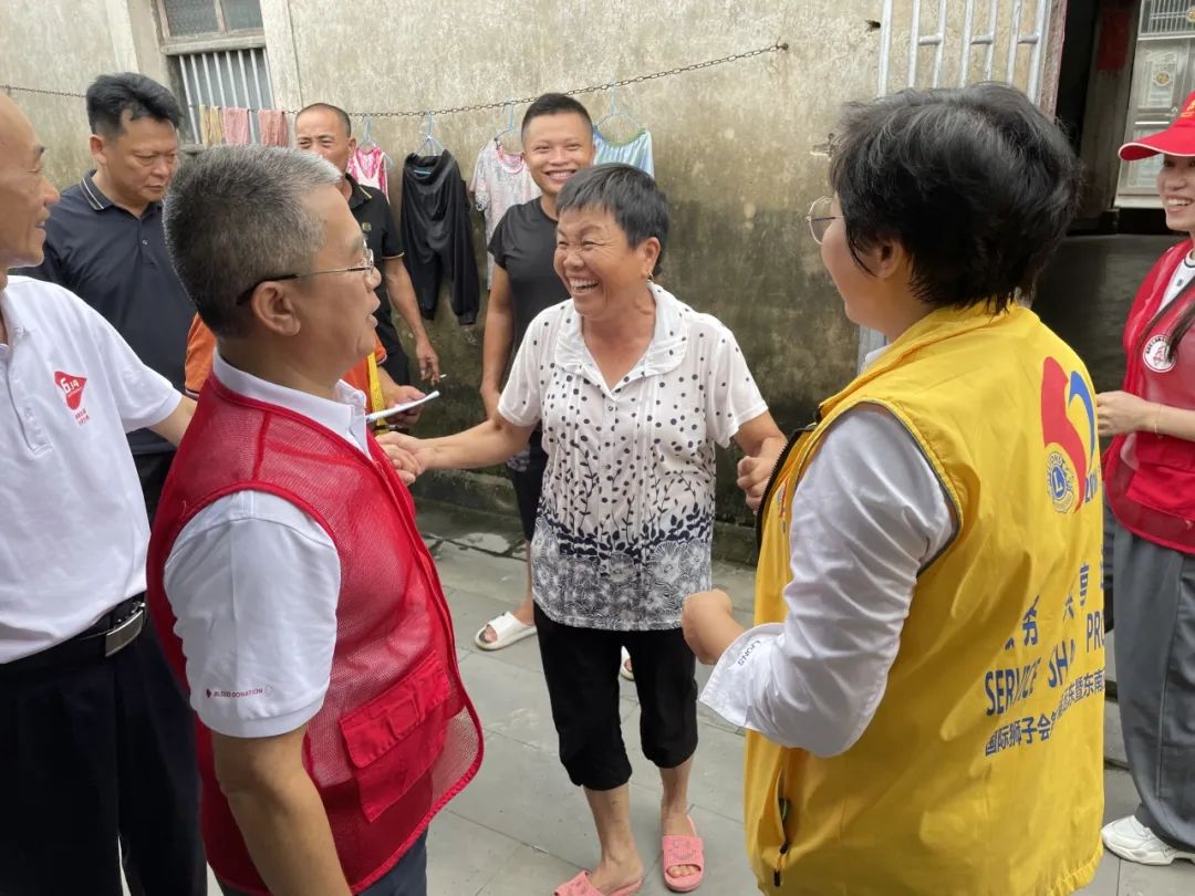 走访慰问残疾人 真情关怀暖人心——中国狮子联会海南代表处、海南省血液中心共同开展关爱残疾人走访慰问活动
