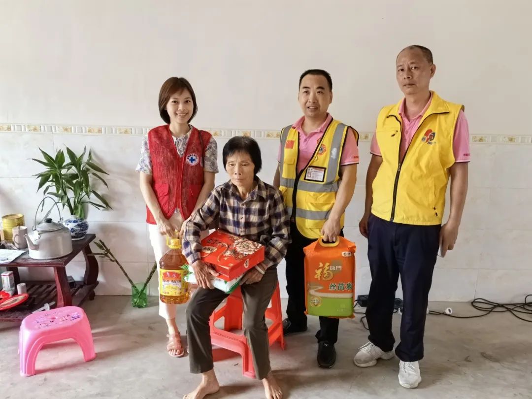 走访慰问残疾人 真情关怀暖人心——中国狮子联会海南代表处、海南省血液中心共同开展关爱残疾人走访慰问活动