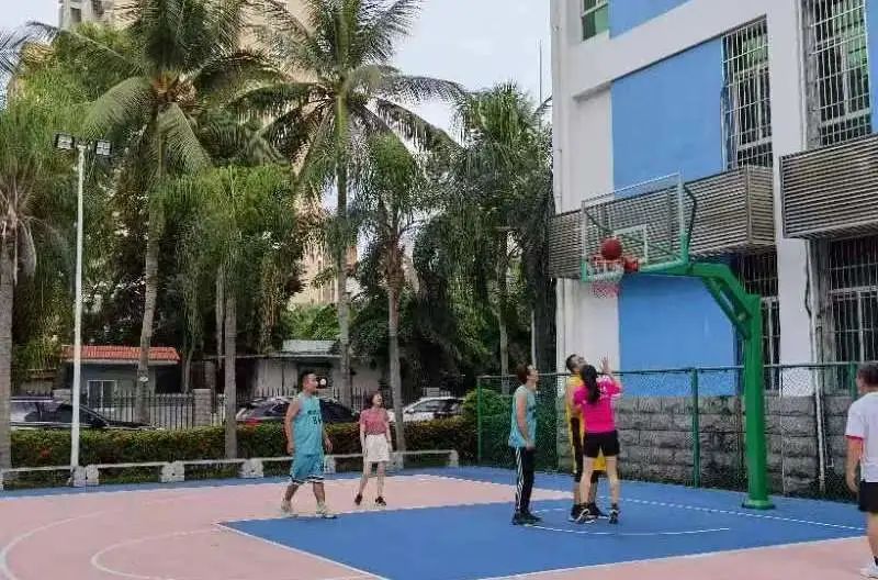 海南省血液中心举办“喜迎中秋 欢度国庆”篮球比赛活动