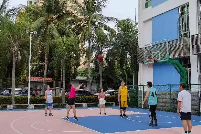 海南省血液中心举办“喜迎中秋 欢度国庆”篮球比赛活动
