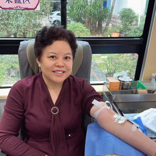 倡导者先行 热血书写担当——海南省血液中心开展2024年迎新春中心职工无偿献血活动