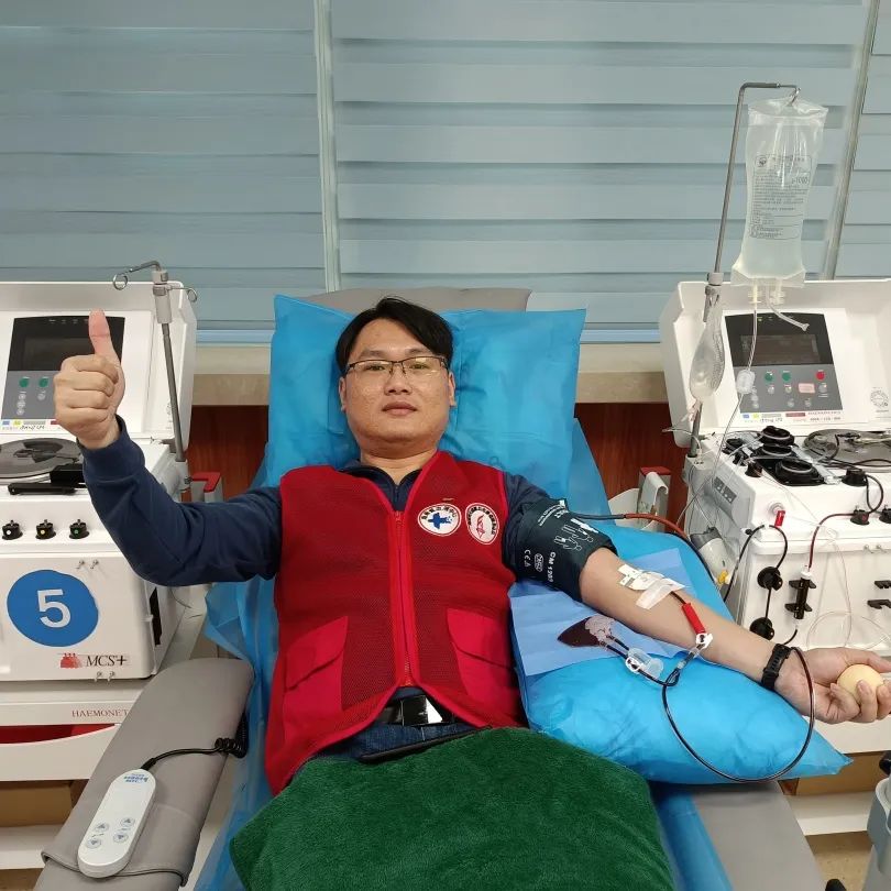 倡导者先行 热血书写担当——海南省血液中心开展2024年迎新春中心职工无偿献血活动