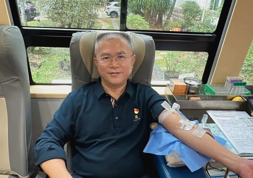 倡导者先行 热血书写担当——海南省血液中心开展2024年迎新春中心职工无偿献血活动