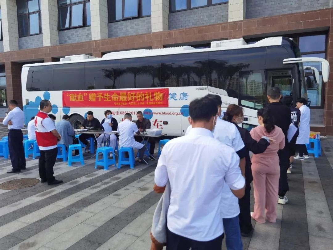 爱,与您“医”路同行——全省卫生系统开展无偿献血活动
