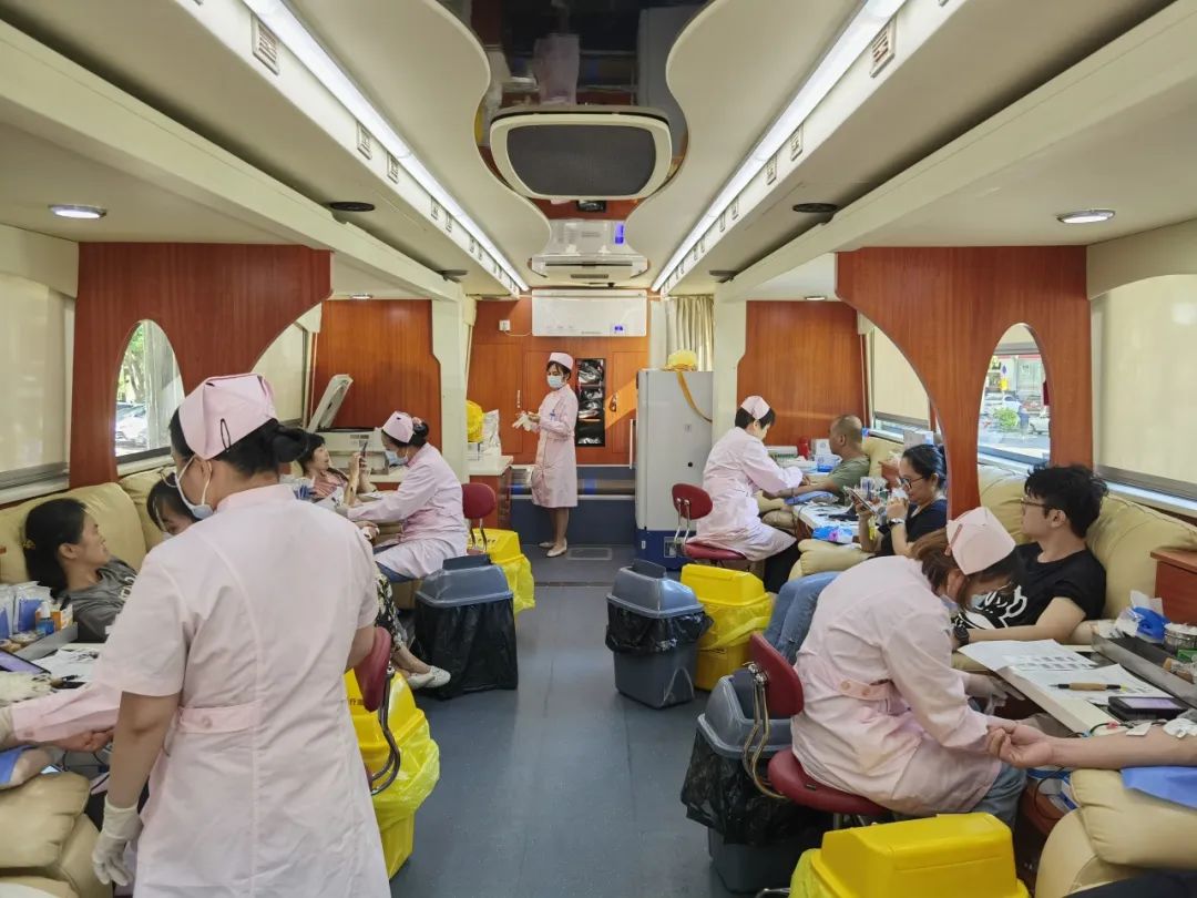 捐献青春热血 彩绘人生画卷——2024年海南日报报业集团无偿献血爱心活动