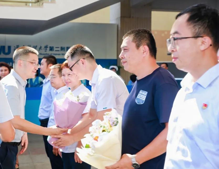 这一“夏”，他们用热血沸腾生命——海南医科大学第二附属医院开展2024年夏季无偿献血活动