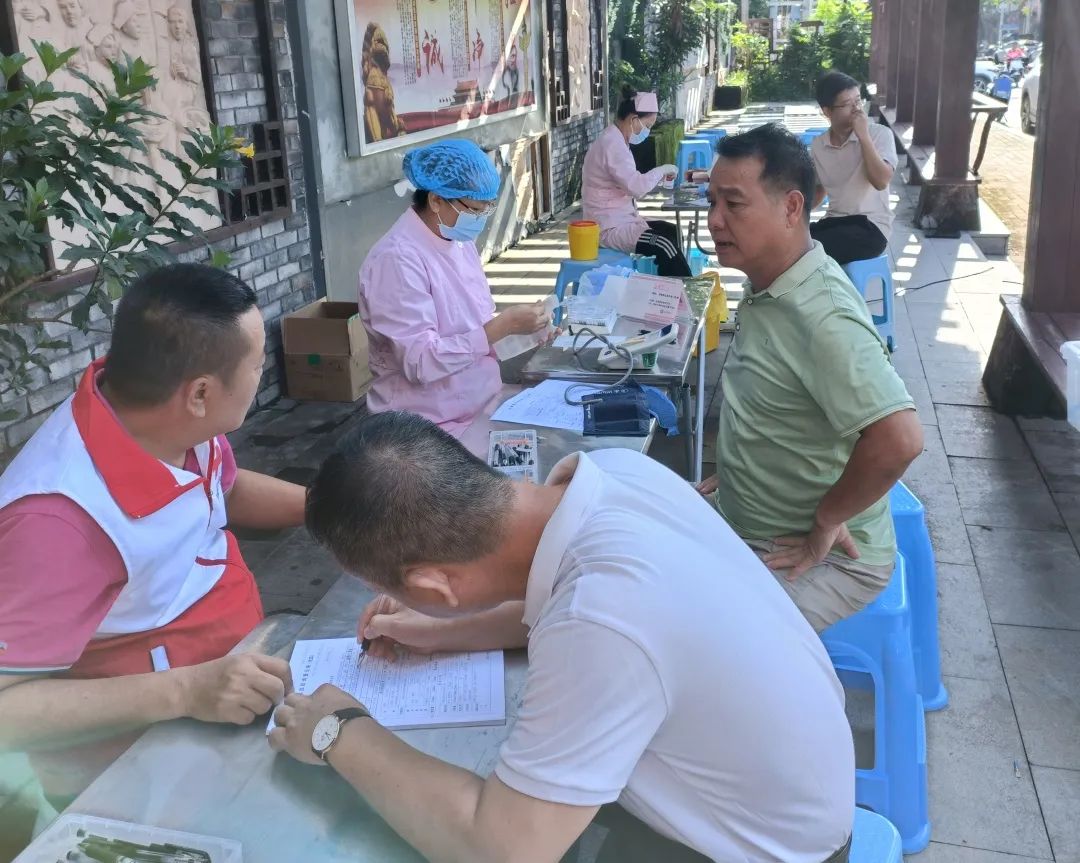 把献血车开进镇政府是种什么体验