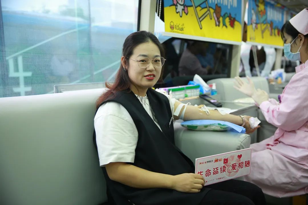 “三十而丽 一望情深”望海国际三十周年店庆暨第26个献血日