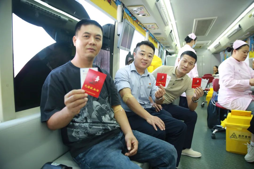 “三十而丽 一望情深”望海国际三十周年店庆暨第26个献血日