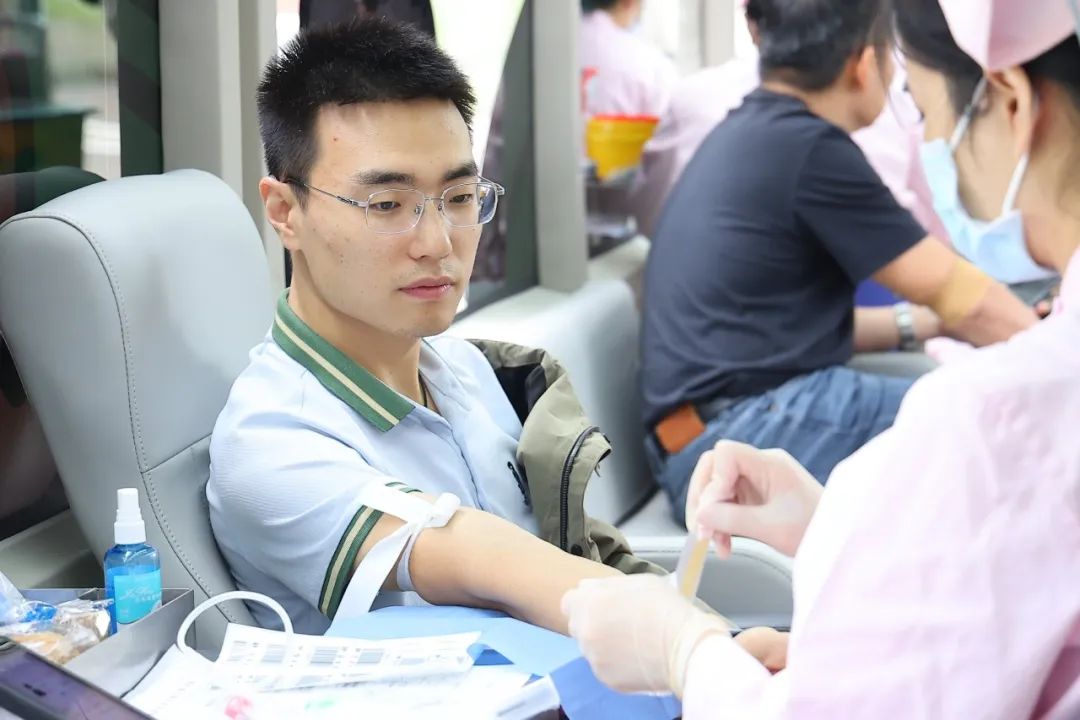 一腔热血助力生命续航——中国热带农业科学院开展2024年无偿献血活动