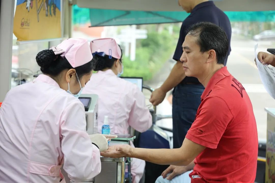 一腔热血助力生命续航——中国热带农业科学院开展2024年无偿献血活动