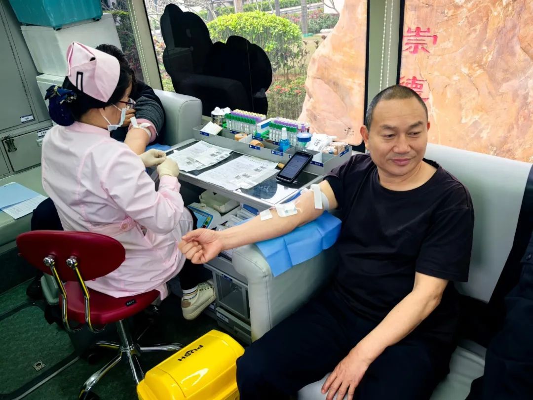 “热血”法院人:献血传爱心,奉献显担当