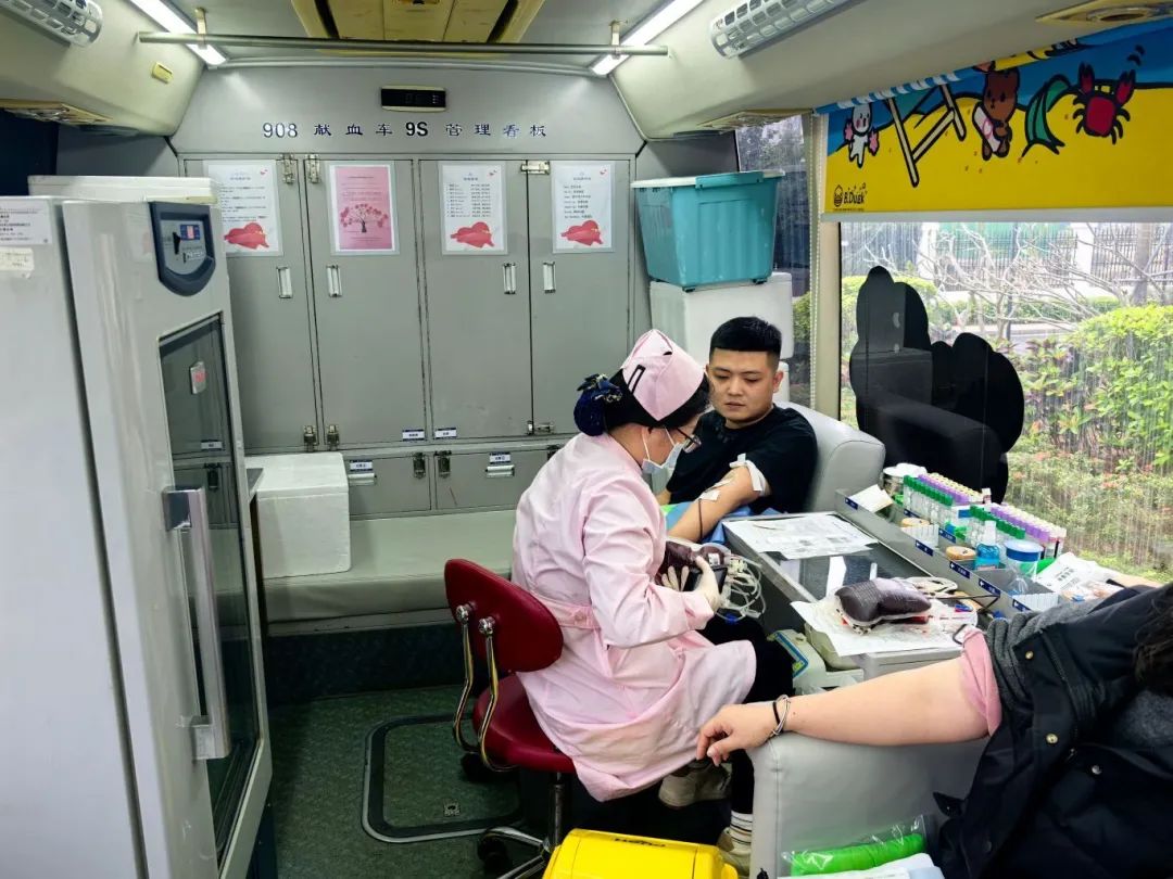 “热血”法院人:献血传爱心,奉献显担当